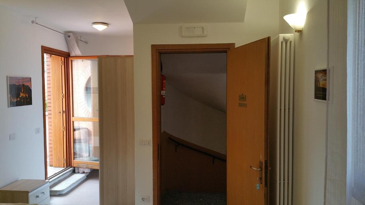 Ostello Casa Emmaus Maccagno Exterior foto